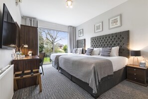 Suite, Ensuite (3 Guests ) - Martel Guest House (London)