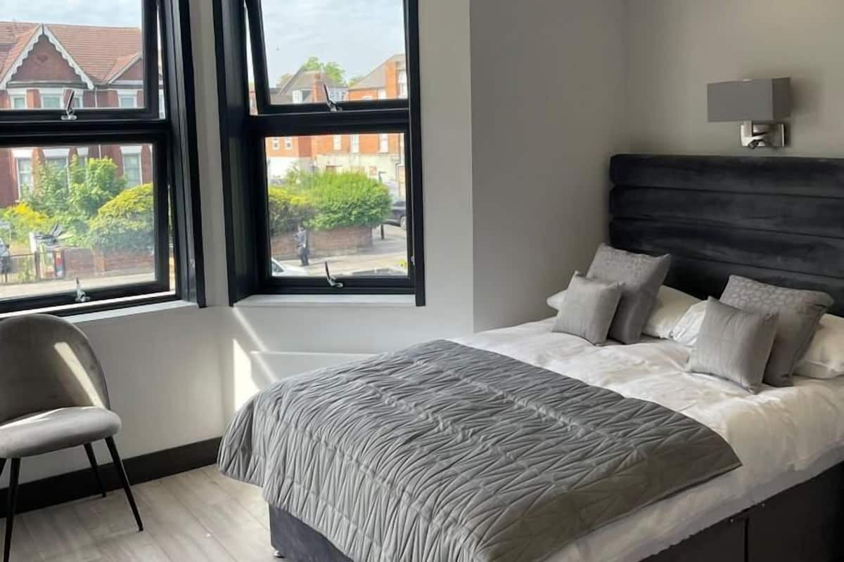 Superior-værelse til 4 personer | Gratis minibar, pengeskab på værelset, gratis Wi-Fi, sengetøj