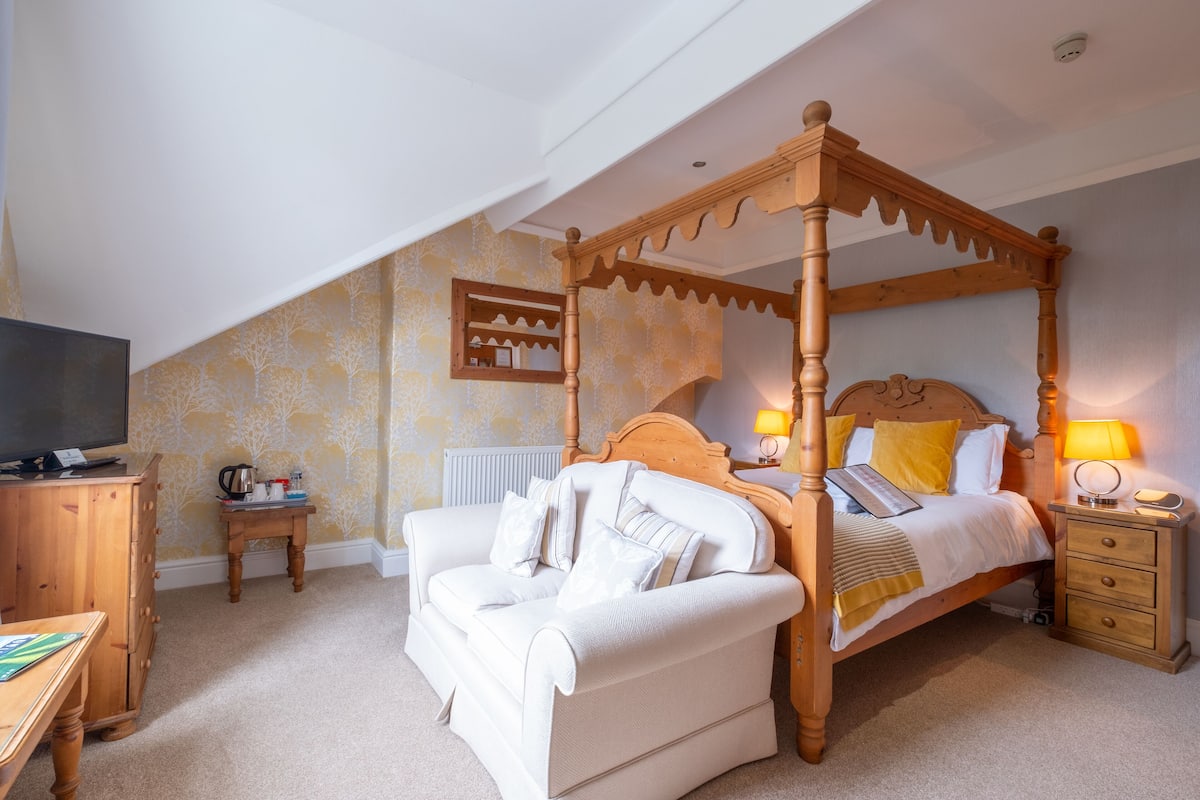 Chambre Double (Four Poster)