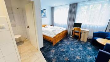 In-room safe, soundproofing, free WiFi