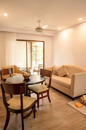 LCD TV, DVD player - Hotel Villa Los Candiles (Santa Ana)