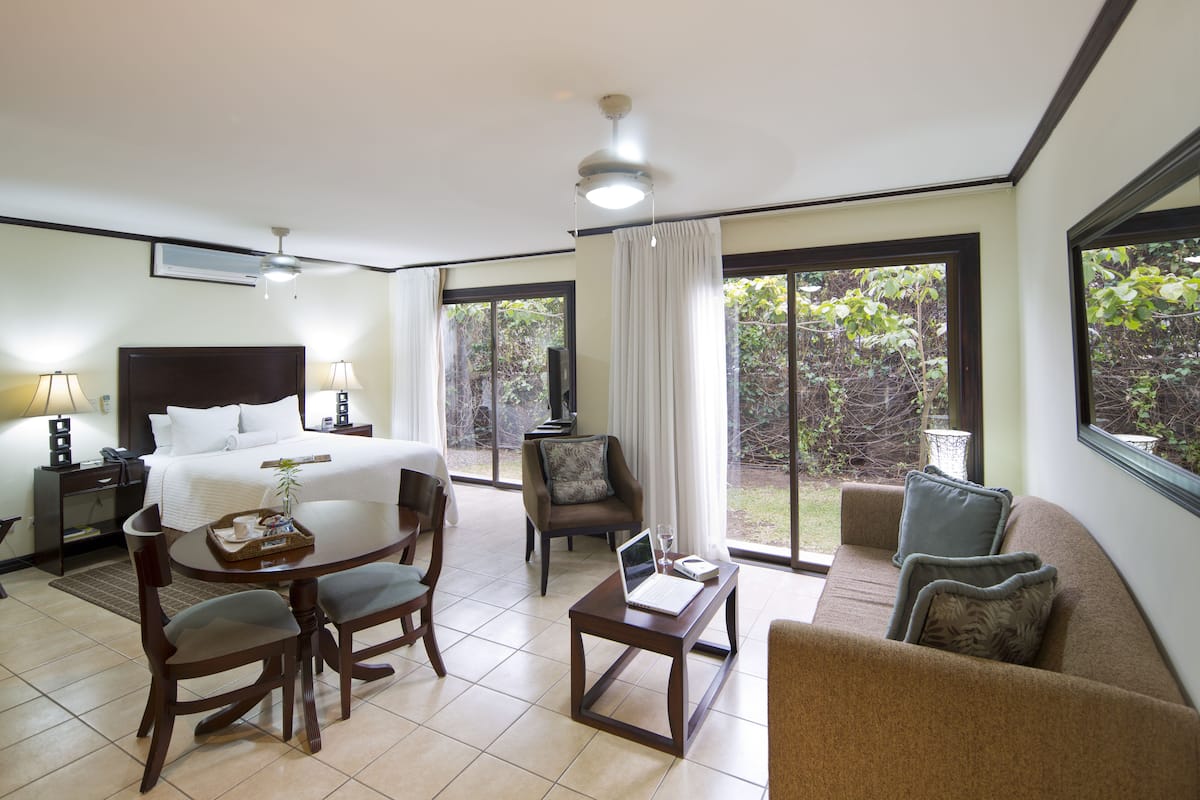 2 bedrooms, premium bedding, in-room safe, desk