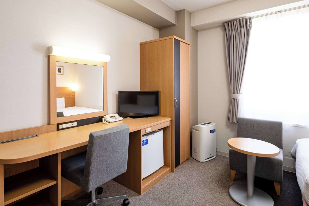 standard twin room, non smoking | desk, soundproofing, iron/ironing board, free wifi