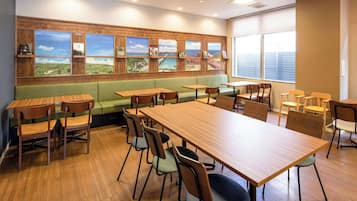 Free daily buffet breakfast