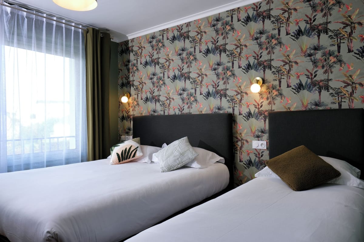Family Triple Room | 1 bedroom, premium bedding, desk, iron/ironing board