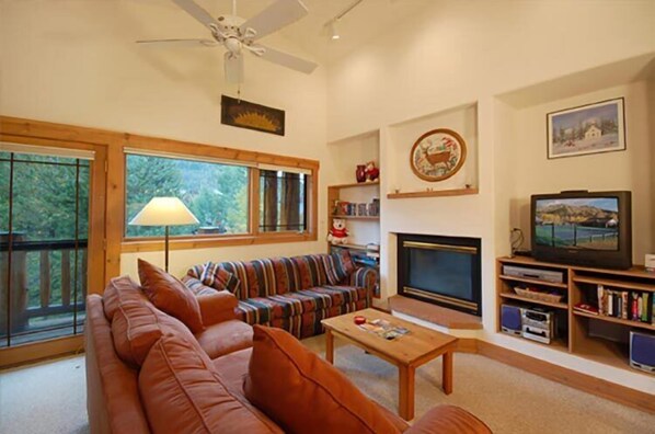 Townhome, Multiple Beds (Saddle Creek SC745)