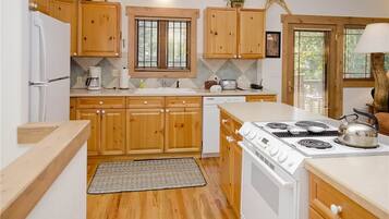 Townhome, Multiple Beds (Saddle Creek SC765) | Private kitchen | Fridge, microwave, coffee/tea maker