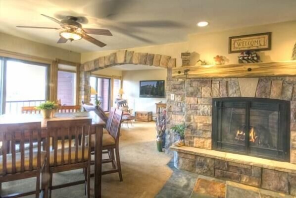 3 Bedroom plus Loft, 3 Bathroom Condominium | Fireplace