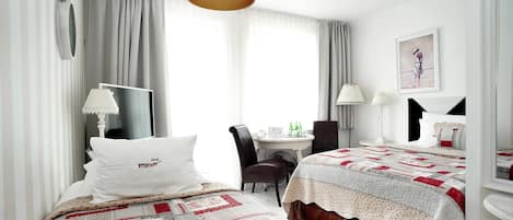 Egyptiska bomullslakan, Select Comfort-madrasser och skrivbord