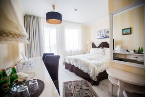 Standard Double Room | Egyptian cotton sheets, Select Comfort beds, desk, laptop workspace