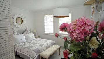 Lejlighed | Egyptiske bomuldslagner, Select Comfort-senge, skrivebord