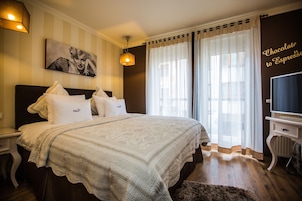 Deluxe-herbergi með tvíbreiðu rúmi | Rúmföt úr egypskri bómull, rúm með Select Comfort dýnum, skrifborð