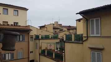 Dreibettzimmer | Blick auf die Stadt