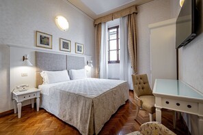 Classic Double Room | Hypo-allergenic bedding, in-room safe, desk, laptop workspace