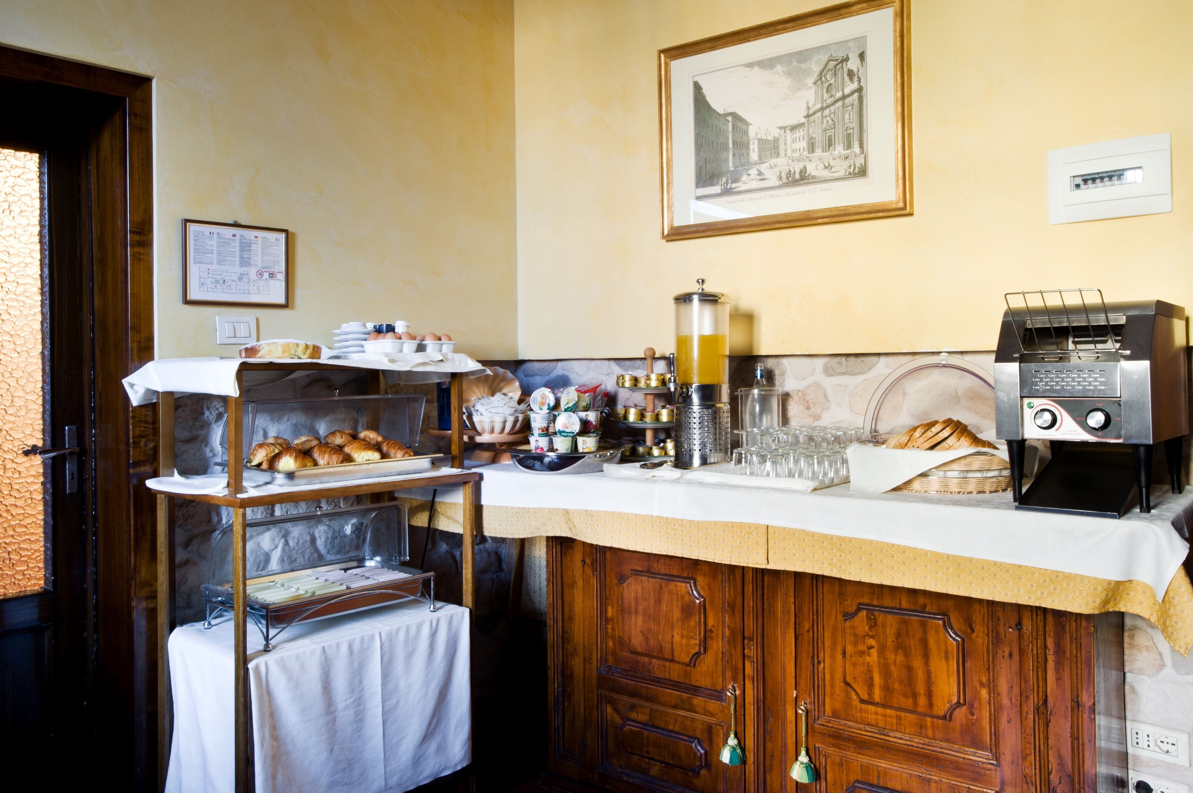 daily continental breakfast (eur 13 per person)