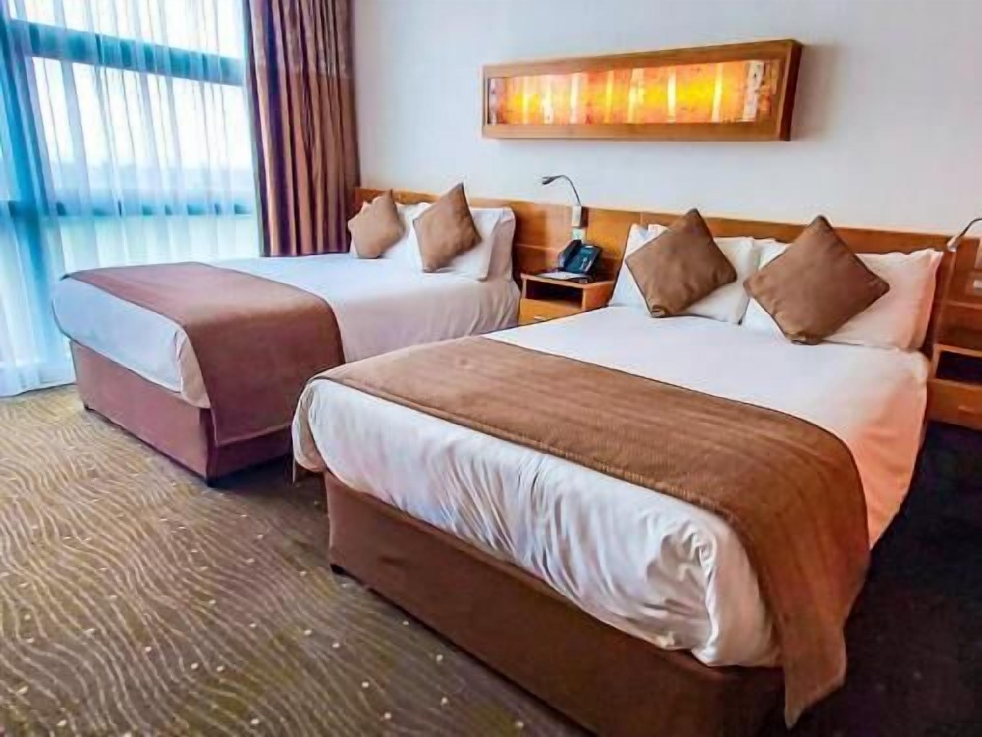 In-room safe, desk, soundproofing, iron/ironing board