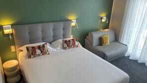 Chambre double confort, 1 canapé-lit, balcon