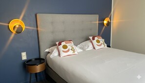 Superior Double Room, Balcony | Premium bedding, individually decorated, individually furnished, desk - Cit'Hotel Logis de Brou (Bourg-en-Bresse)