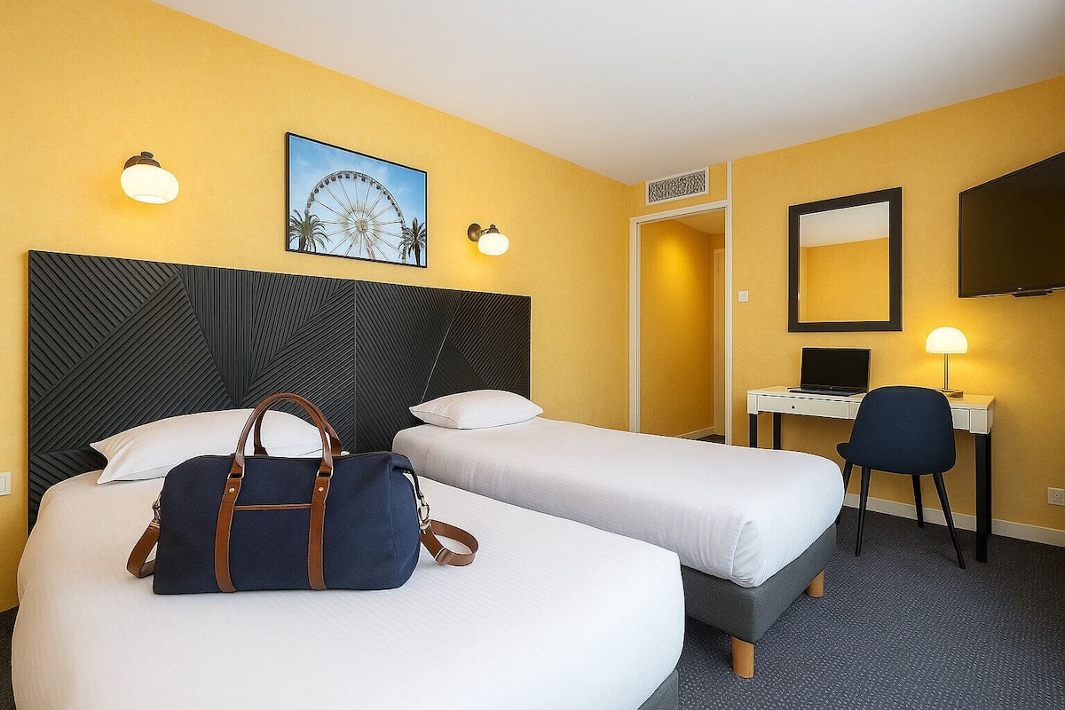 Habitación Confort con 2 camas individuales | Ropa de cama de alta calidad y decoración personalizada