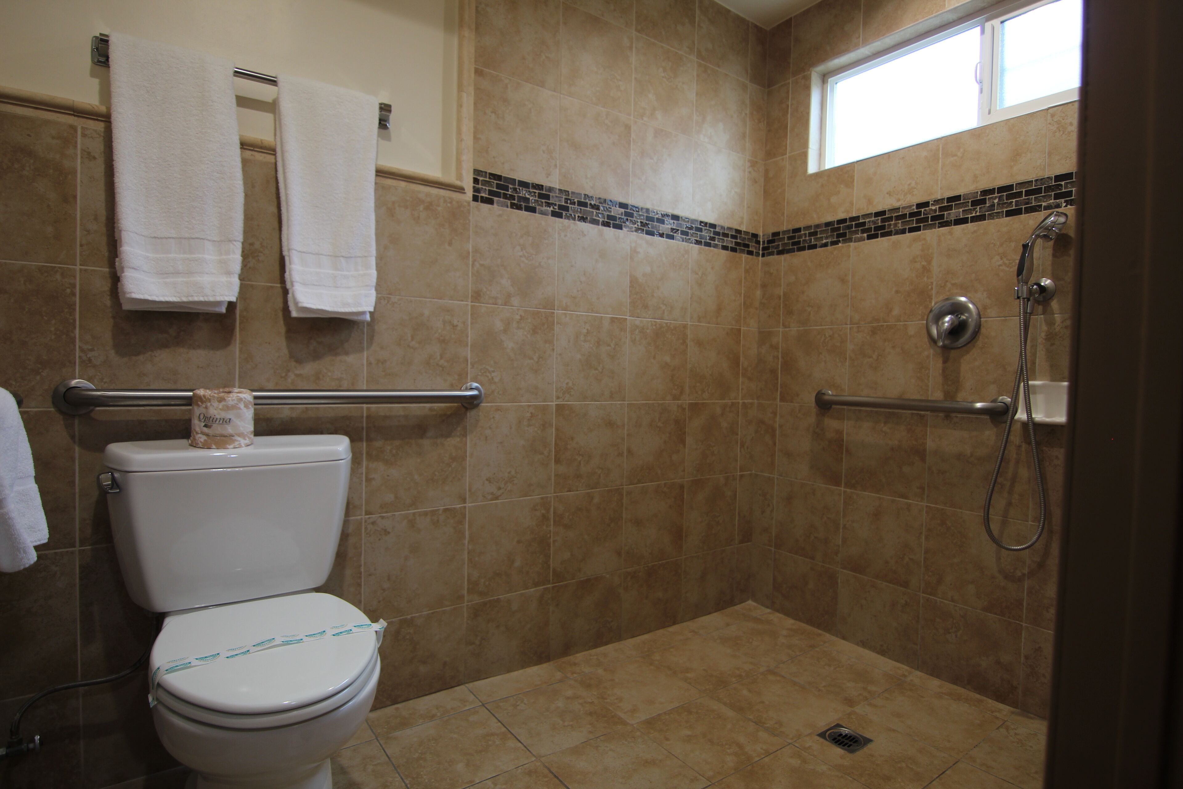 standard room, 1 queen bed, accessible | bathroom | free toiletries, hair dryer, towels, soap