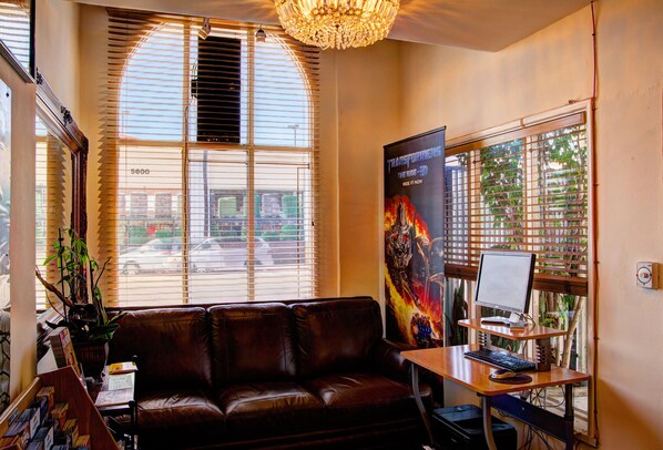 Business center - Dunes Inn Sunset (Los Angeles)