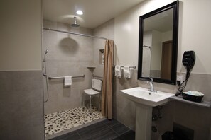 Standard Room, 1 Queen Bed, Accessible | Bathroom shower - Dunes Inn - Wilshire (Los Angeles)