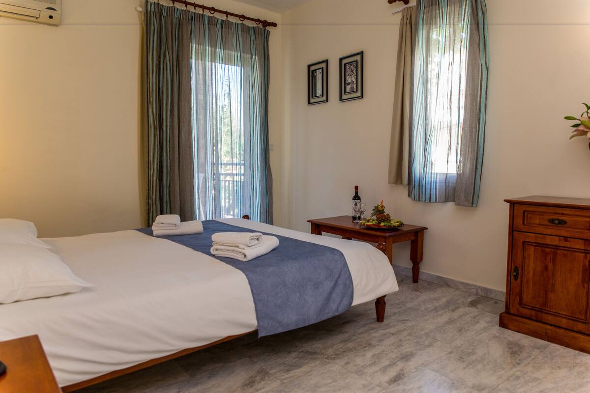 Economy Room | Premium bedding, WiFi (free)