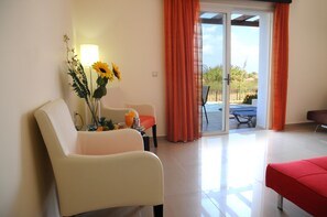 Deluxe Apartment (Family) | Living area