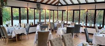 Torrs Warren Country House Hotel