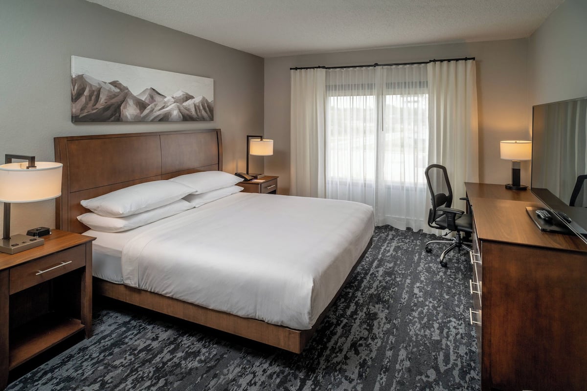 1 bedroom, in-room safe, desk, blackout curtains