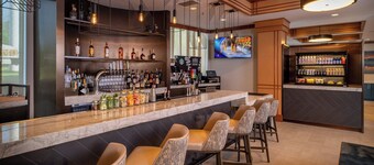 Delta Hotels by Marriott Huntington Mall