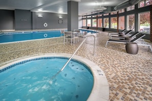 Piscine intérieure