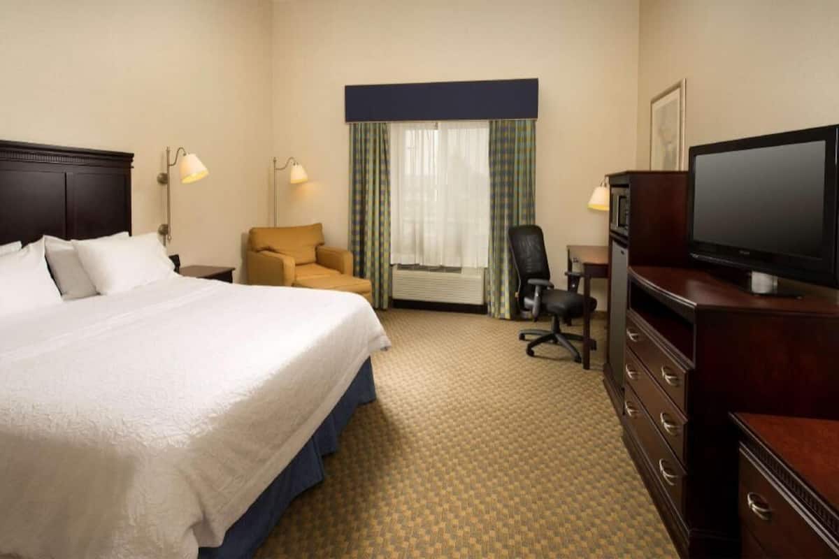 Hypo-allergenic bedding, in-room safe, desk, laptop workspace