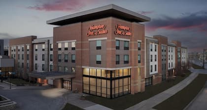 Hampton Inn & Suites Omaha-Downtown