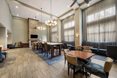 Hampton Inn & Suites Fredericksburg-at Celebrate Virginia