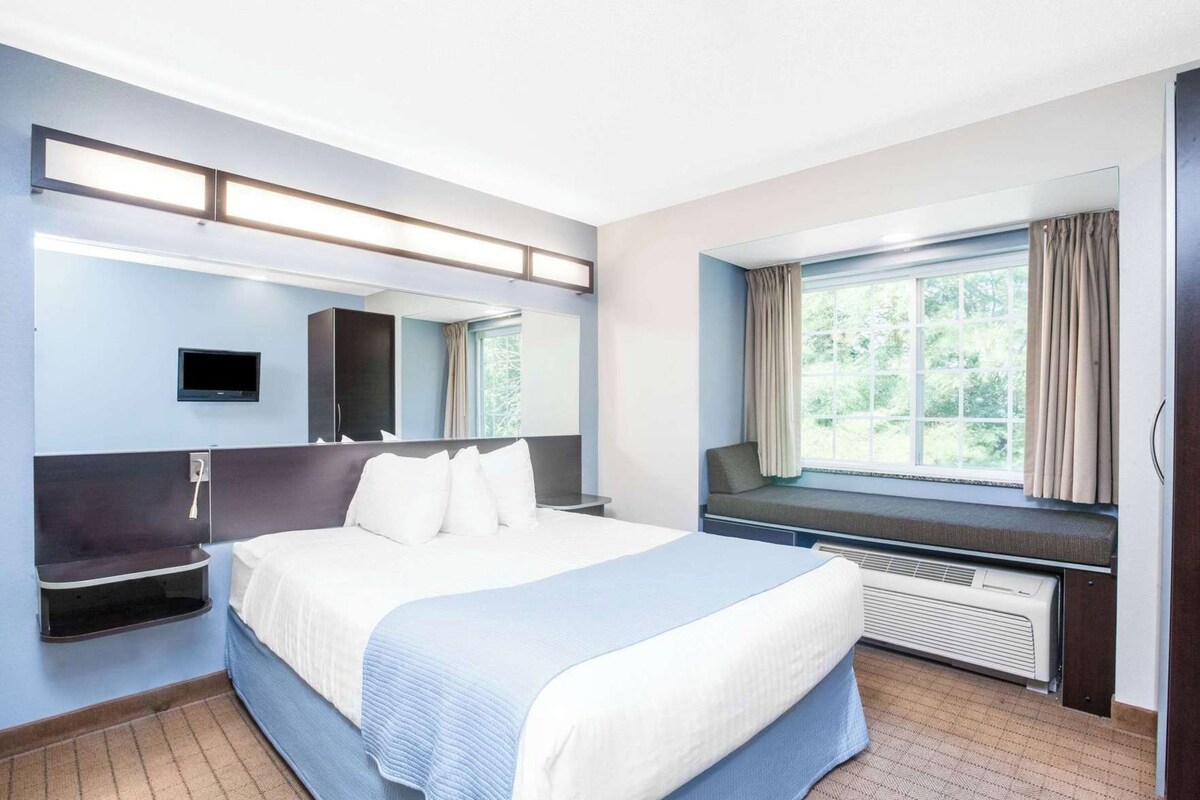 1 Queen Bed, Non-Smoking