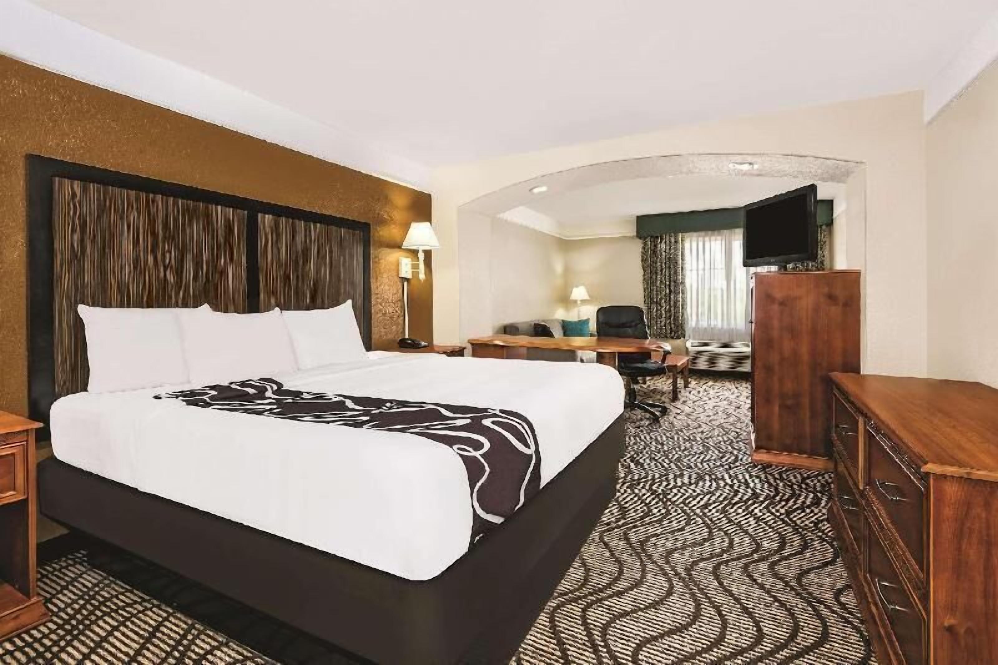 Premium bedding, pillowtop beds, desk, iron/ironing board