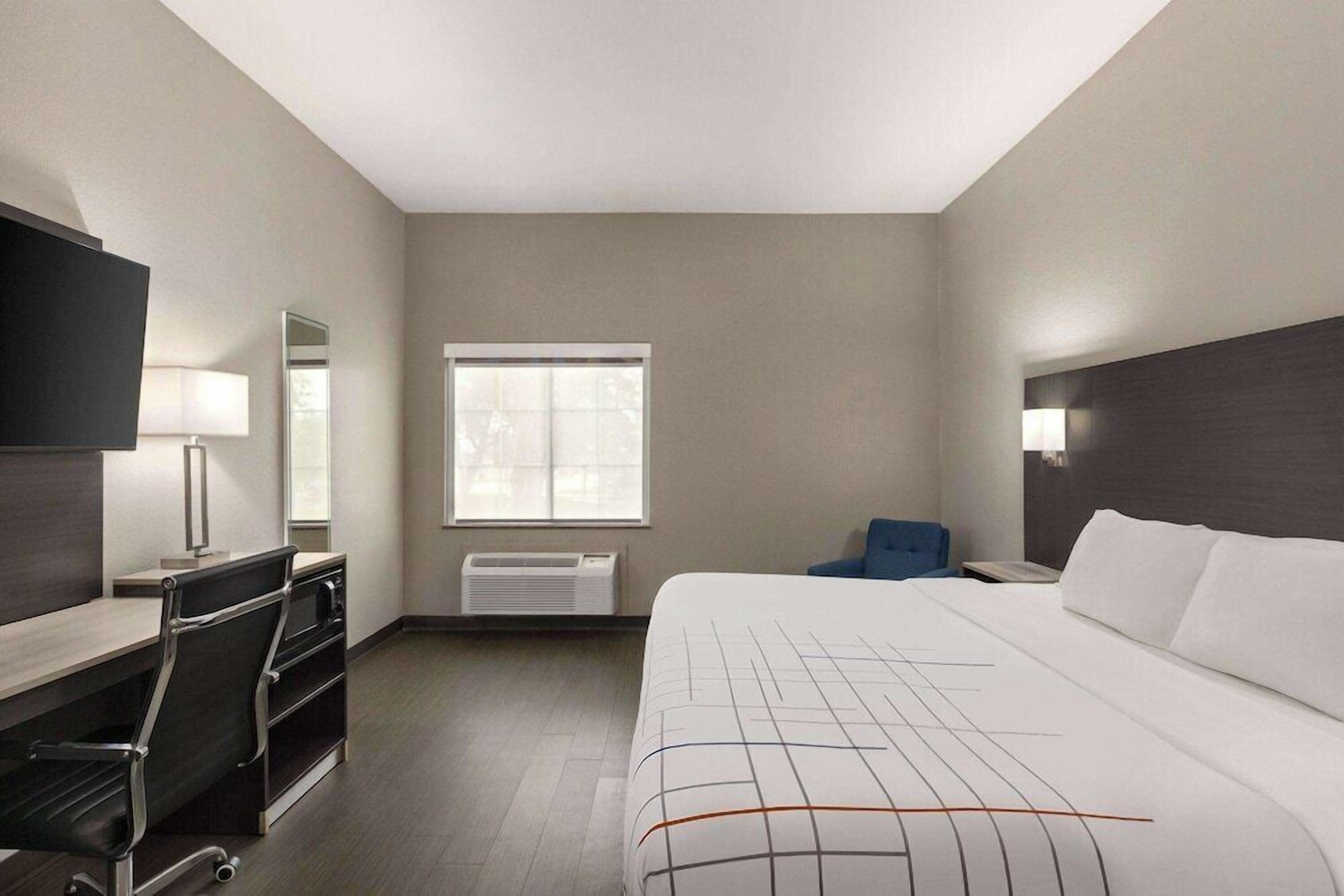 Premium bedding, pillowtop beds, desk, iron/ironing board