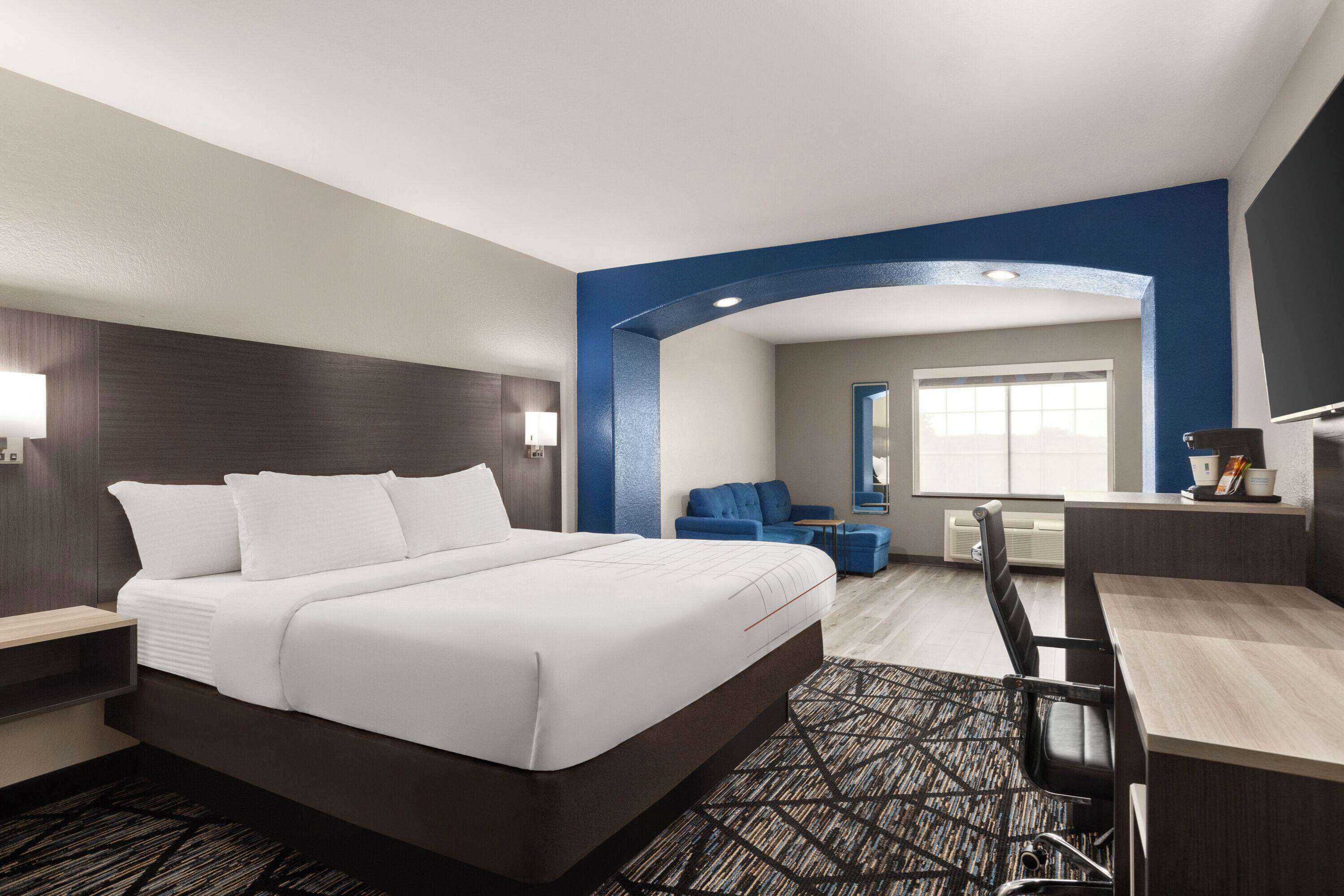 Premium bedding, pillowtop beds, desk, iron/ironing board