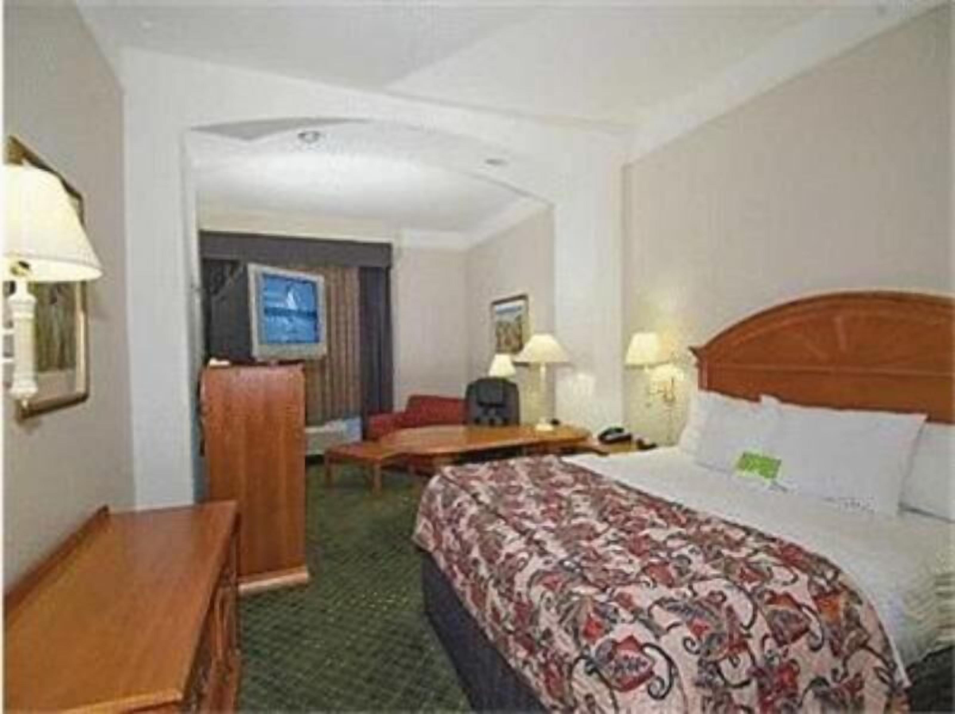 Premium bedding, pillowtop beds, desk, iron/ironing board