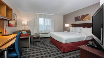 Studio Suite, 1 King Bed with Sofa bed | Desk, laptop workspace, blackout drapes, iron/ironing board