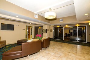 Interior entrance - Candlewood Suites Ft Myers I-75 by IHG (Fort Myers)