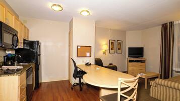 In-room safe, desk, iron/ironing board, WiFi (free)