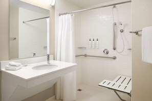 Shower, free toiletries, hair dryer, towels - SpringHill Suites by Marriott St. Louis Airport/Earth City (Bridgeton)