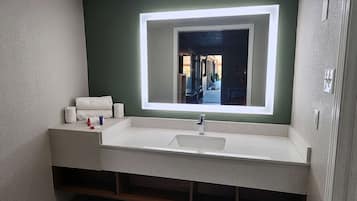 Room, 1 King Bed with Sofa bed, Non Smoking | Bathroom | Free toiletries, hair dryer, towels