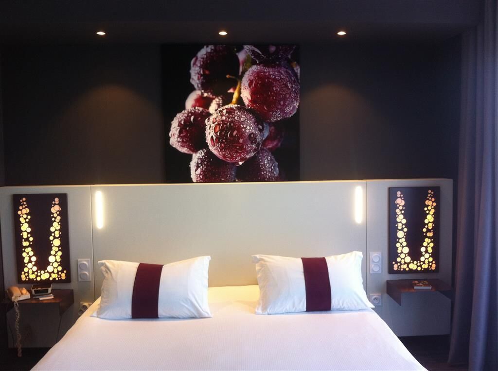 Ropa de cama de alta calidad y minibar 