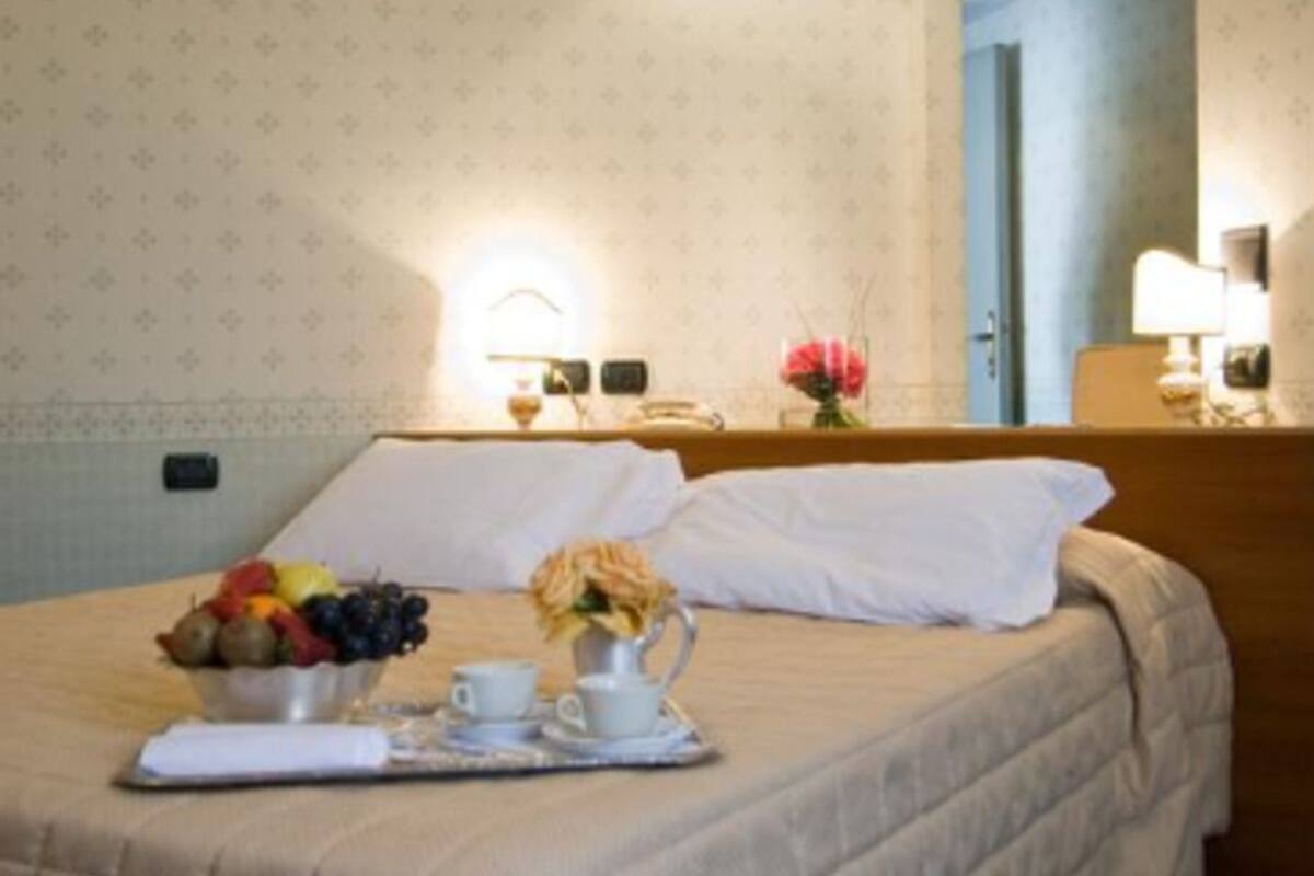 Down duvets, minibar, in-room safe, free WiFi