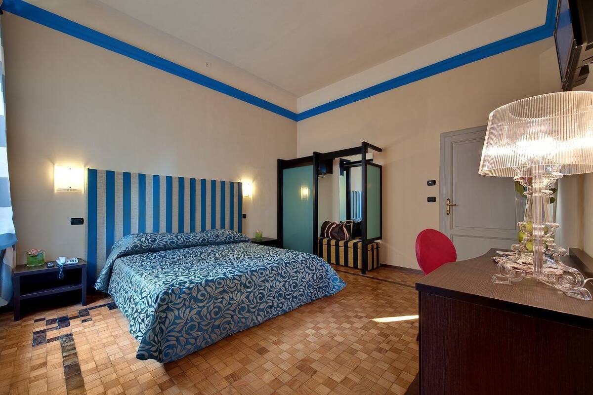 Down duvets, minibar, in-room safe, free WiFi