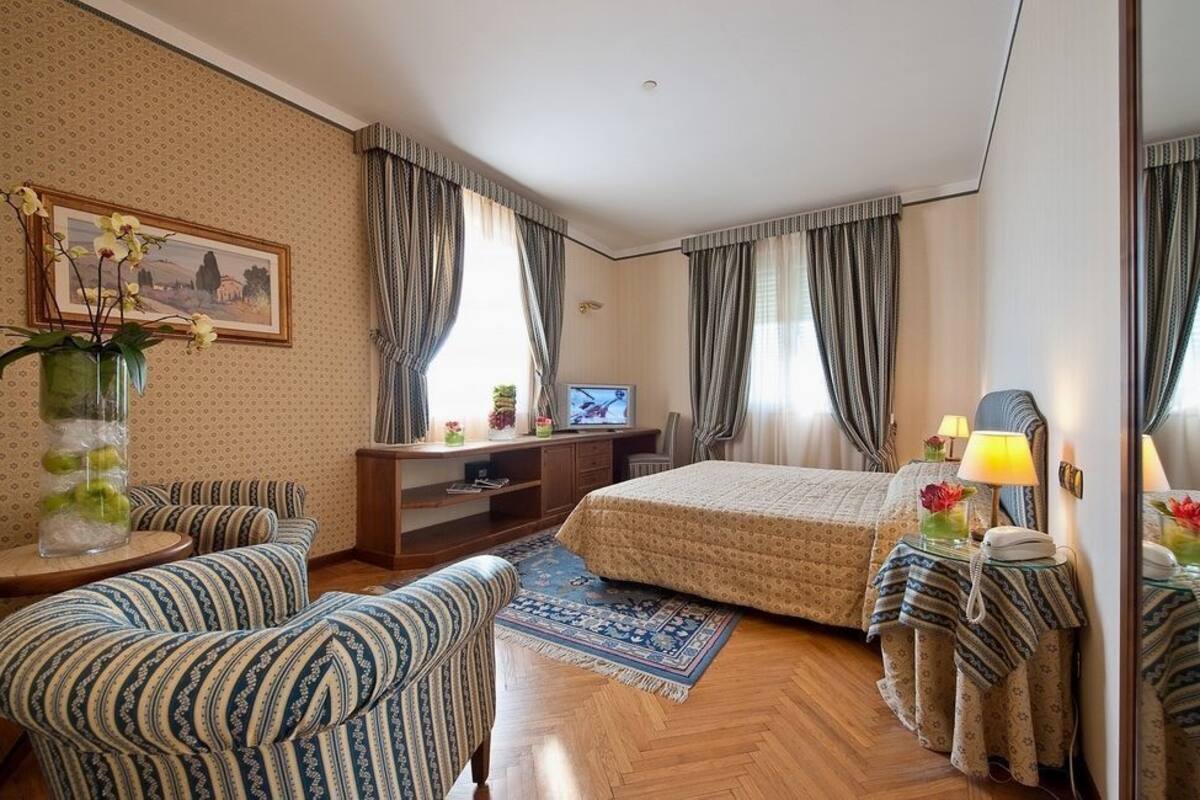 Down duvets, minibar, in-room safe, free WiFi