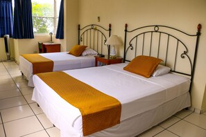 Ropa de cama de alta calidad, minibar, caja fuerte y escritorio